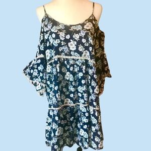 BOUTIQUE ITEM- Floral Drop Shoulder Dress - Blue and White ✴️LAST ONE✴️